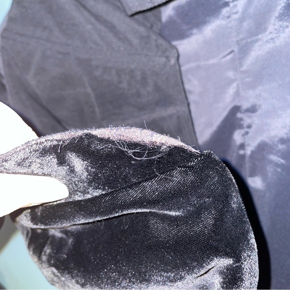 Cinq a Sept Marceau Velvet Cocktail Dress
Strapless Midi Dress Size 2 - Picture 8 of 10